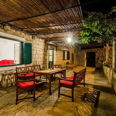 Green Paradise Nyaraló